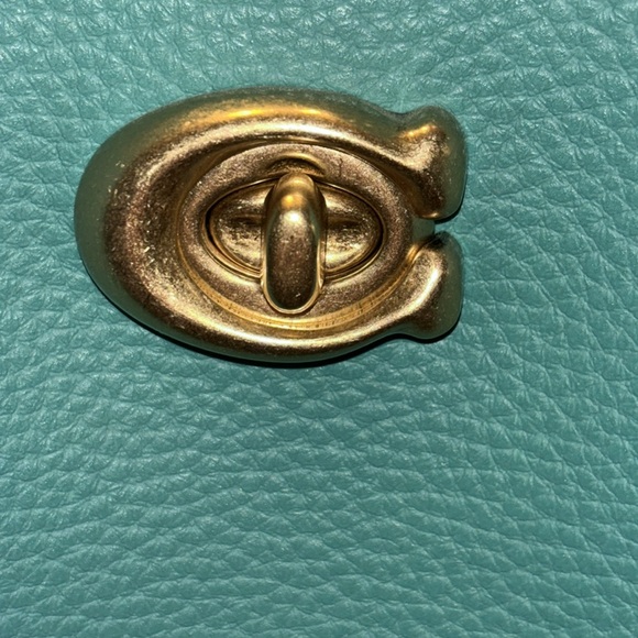 COACH Willow Bucket Bag BRIGHT GREEN MULTI  Navy Pebble Leather NWOT - Picture 7 of 9